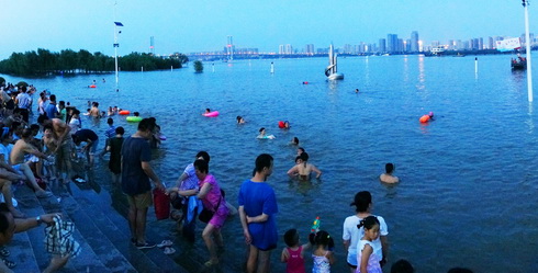 (218) Gratis openluchtzwembad